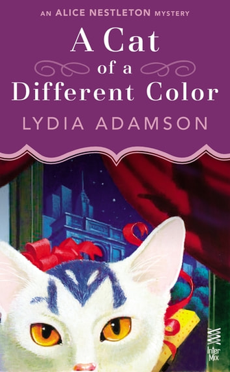 A Cat of a Different Color: An Alice Nestleton Mystery (InterMix)